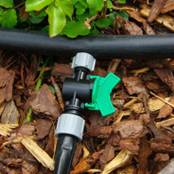 Łącznik z zaworem, przyłączem na taśmę kroplującą 16 mm i wpinką na wąż zasilający